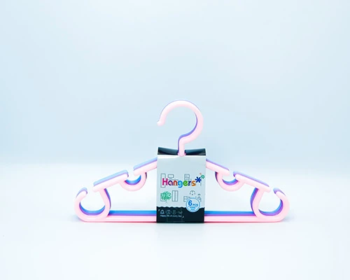 6 علاقة ملابس صغير